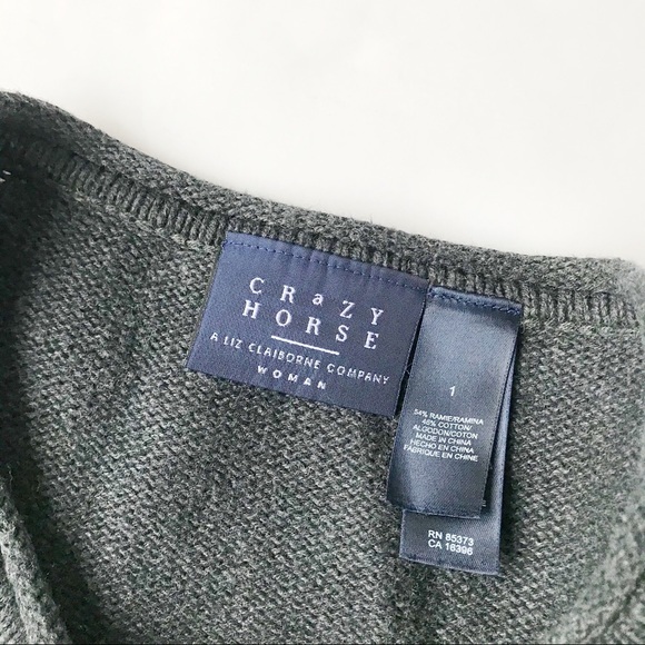 - 3/$20 Liz Claiborne vintage 90s Crazy Horse Christmas Sweater - Picture 5 of 5